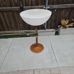 Circular shape Bistrot Table With Lights 