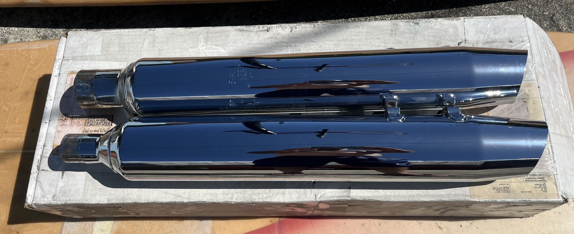 Harley Davidson Motorcycle Exhaust Chrome Pipes