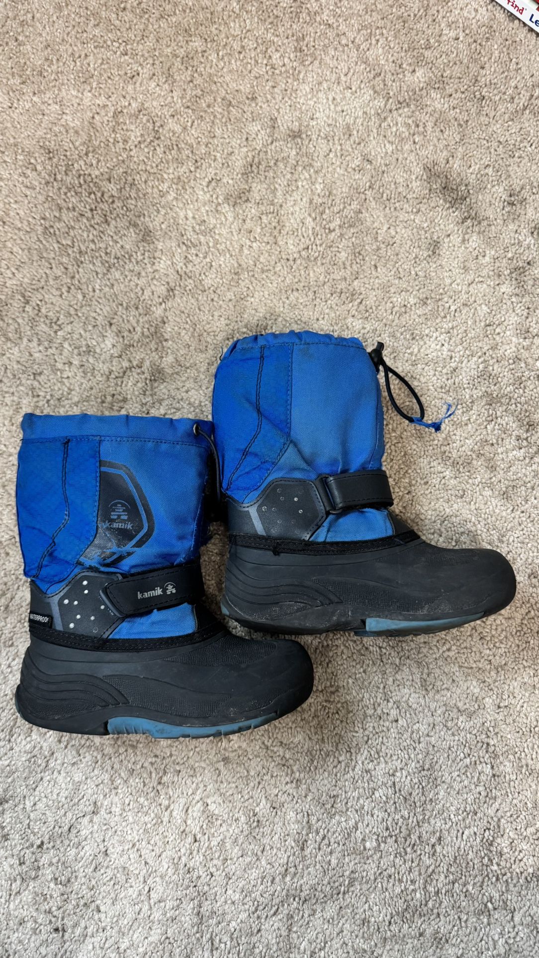 Boy’s Size 12 Kamik Boots