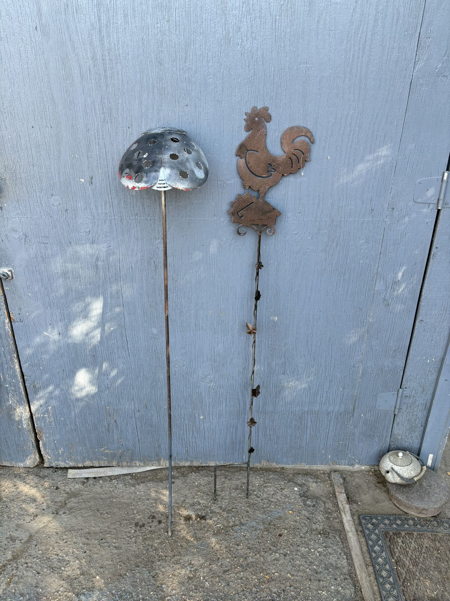 2 Fun Garden Metal Stakes