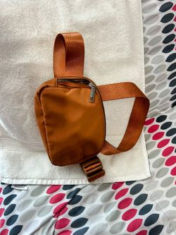 $12 Bonita Bolsa