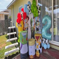 Spark Joy with Imaginative Birthday Balloon Designs! stage admit