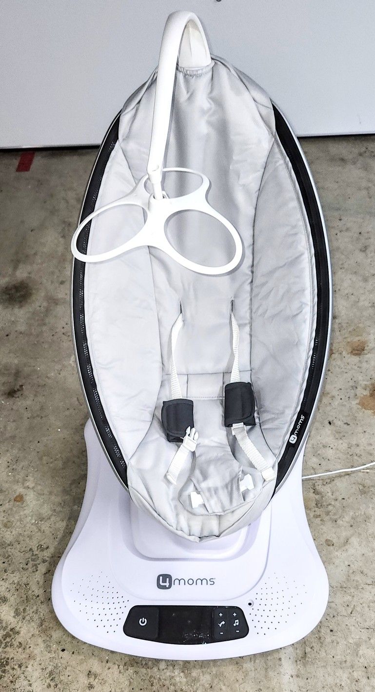 4moms MomaRoo4 Bluetooth Baby Swing