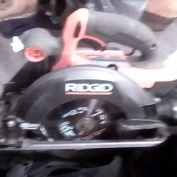 Rigid 18 Volt/6 1/2 " SubCompact Brushless Circular Saw 