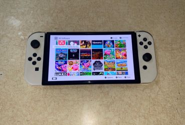 NINTENDO SWITCH + 7500 GAMES INCLUDED