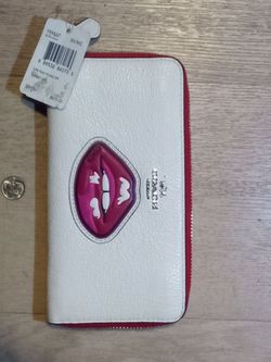 Brand New Vintage Coach woman's purse wallet