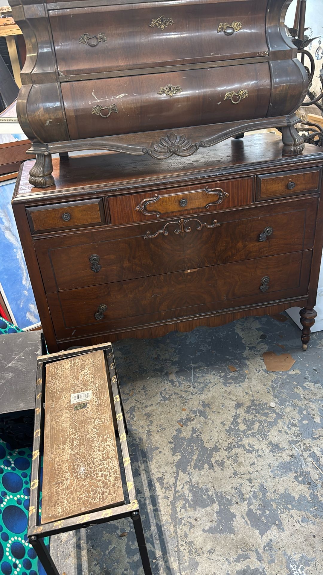 Dresser Antique With Mirror