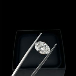 4.09 Carat Weight Oval Shape Certified Diamond 