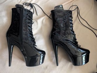 Heels boots black