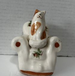 Sassy Cat On Chair Salt And Pepper Shakers By Frizzelle 1980