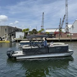 Pontoon Sylvan 25 Foot