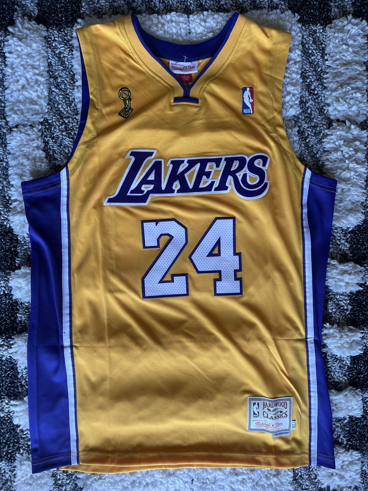 Kobe Bryant - Large Jersey - Los Angeles Lakers
