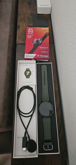 Samsung Galaxy 7 Smart Watch 40mm + Screen Protector