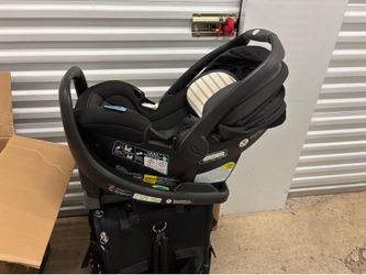 Graco SnugRide SnugFit 35 DLX infant car seat