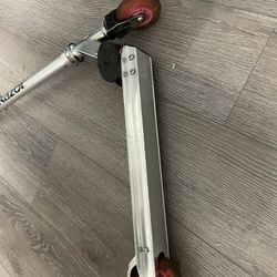 Scooter  4 years old to 8 years old滑板车