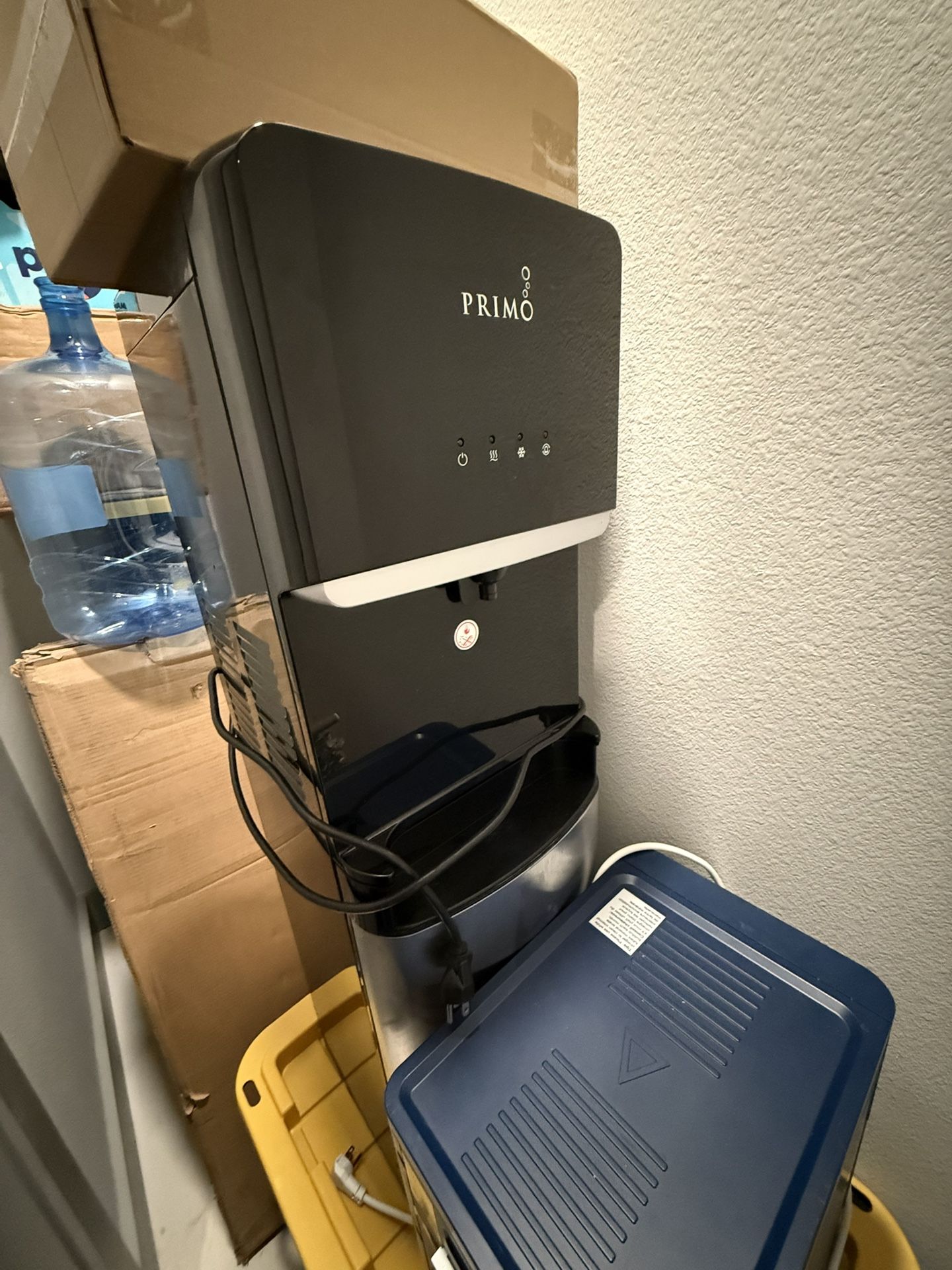 Primo Water Dispenser & Frigidaire Ice Machine for Sale in Allen, TX ...