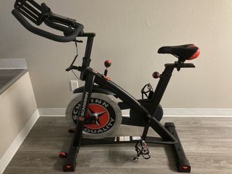 Schwann IC3 Cycling bike. Red/Black