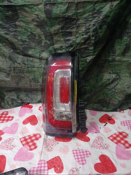 2015-20 GMC Yukon Left Tail Light