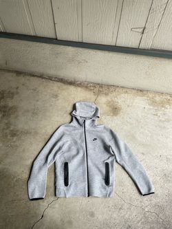 Nike tech hoodie v2 size large