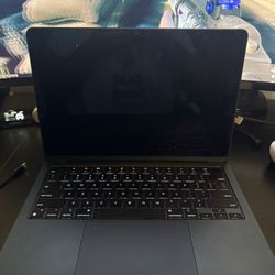 MacBook Air 13.6" Laptop - Apple M2 chip - 8GB Memory - 256GB SSD - Midnight
