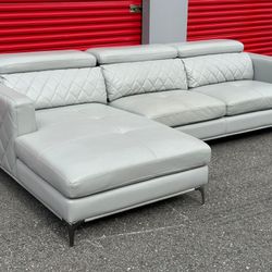 SOFIA VERGARA BLUISH GRAY SECTIONAL COUCH IN GOOD CONDITION - DELIVERY AVAILABLE 🚚
