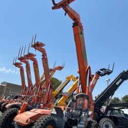 2015 XTREME XR1045 TELEHANDLER – 10,000 LB CAPACITY | 40'–49' REACH