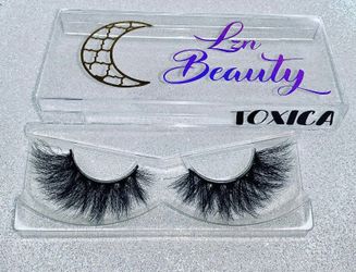 Dramatic false eyelashes / pestañas postizas dramáticas