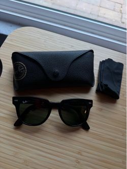 Women’s Ray Bans