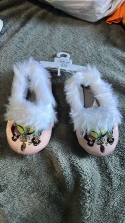 Princess Girls Disney Slippers size 5/6