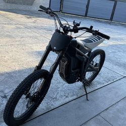 Talaria Sting Electric Dirt bike