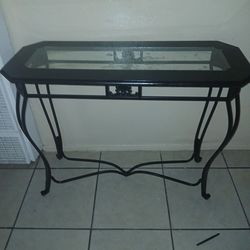 Side table black clean