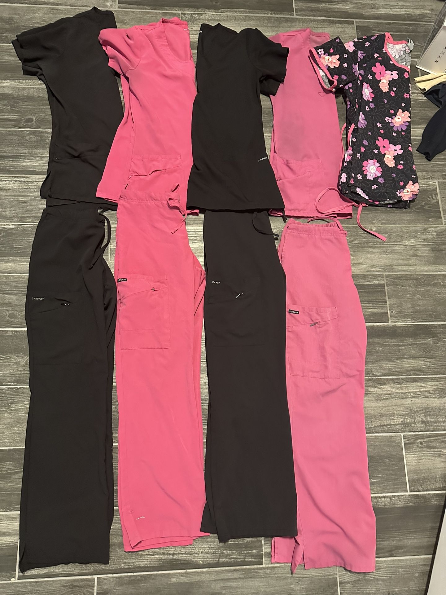 Women’s Scrubs