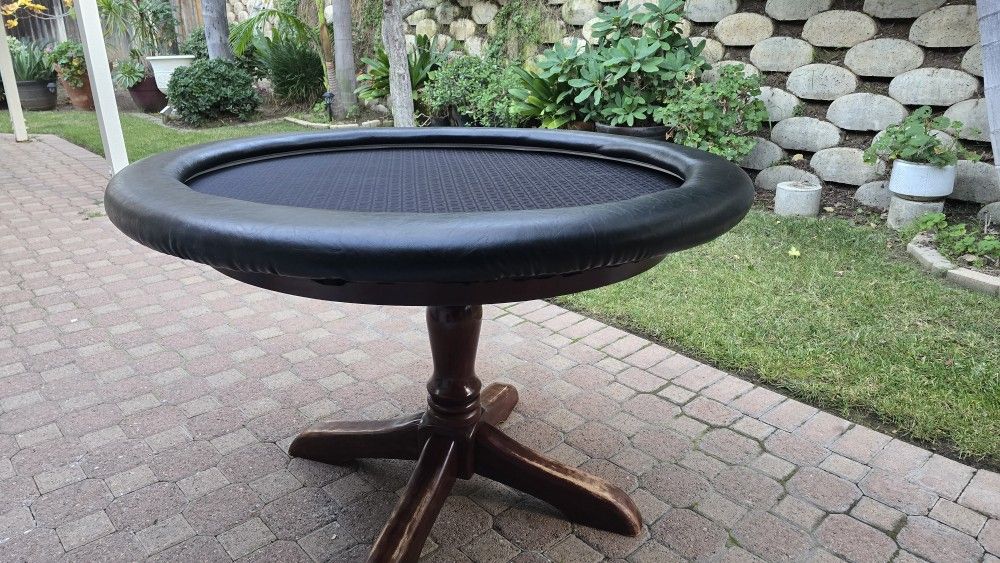 Round Poker Table ( Accepting Cash Offers )