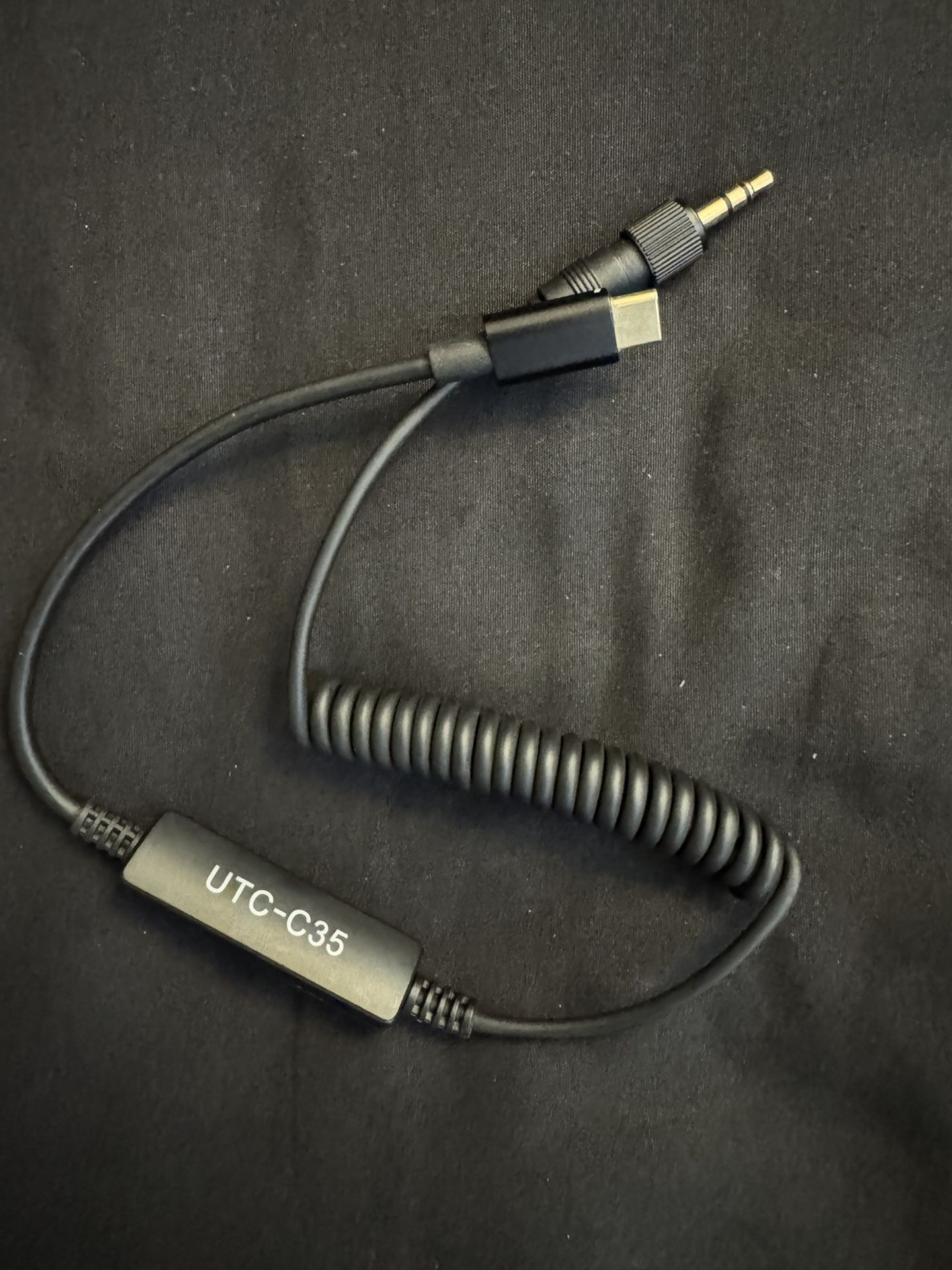 Saramonic UTC-C35 Locking 3.5mm Male to USB Type-C Cable w A-D Converter Cable