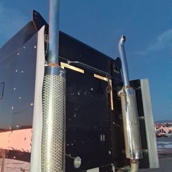 Duel exhaust semitruck parts