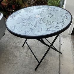 Bistro Metal Folding Table 33”1/2D X 28”H With Umbrella Hole In Good Condition $50 Firm On Price