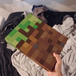 Xbox One S Minecraft Limited Edition 