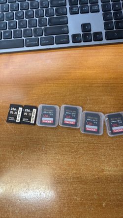 lot of 4 sd cards sandisk/lexar profesional