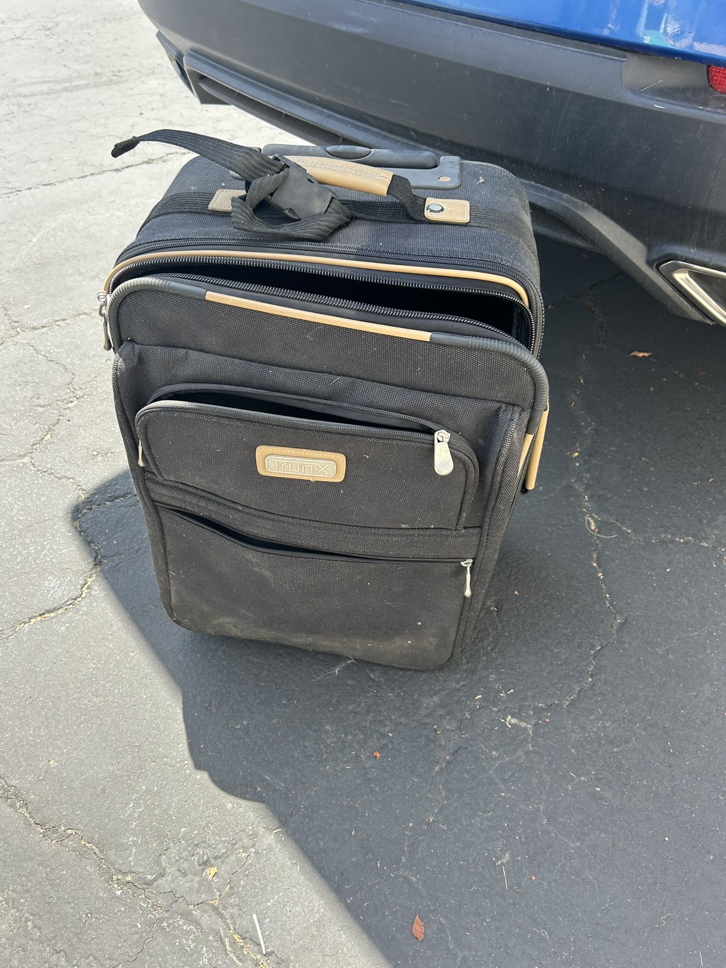 14l X 20h Suitcase Dusty But Functional Trunx