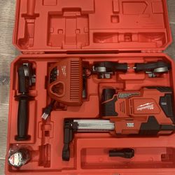 Milwaukee M12 Cordless Hammer Vac universal dust extractor
