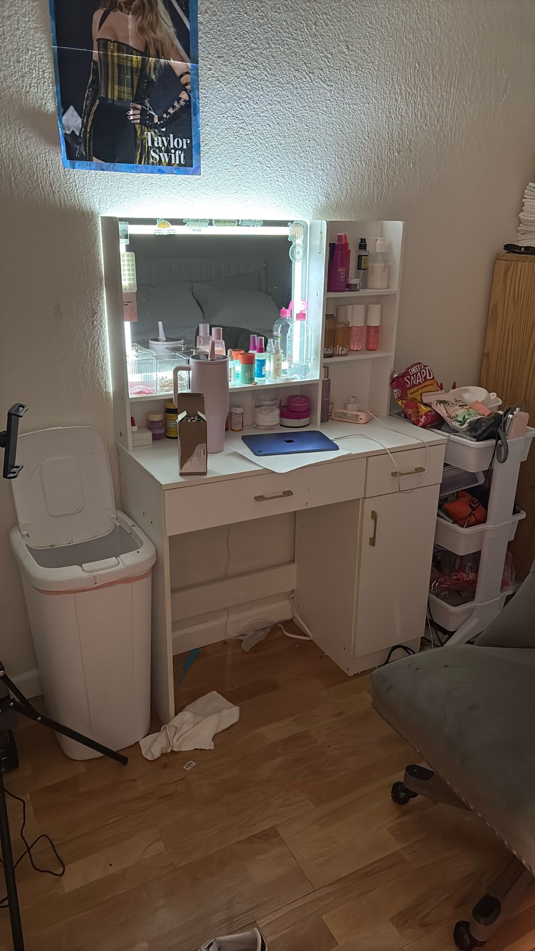 makeup vanity