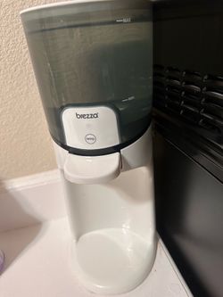 Baby water dispenser