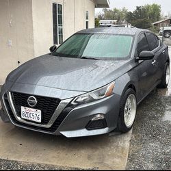 2019 Nissan altima