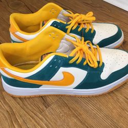Nike SB Green and Yellow Low Dunks Mens Size 10