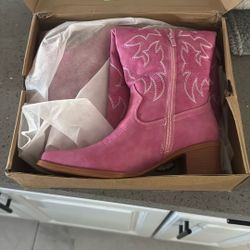 Size 8 Women’s Boots💥$25💥