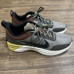 Nike Lunar Roam 9.5