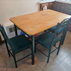 Dining Table – $40 (Tablecloth & Placemats Included)