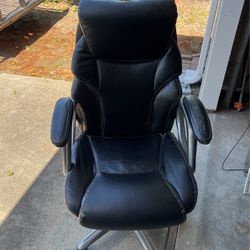 Office chair (Free)
