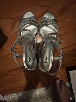 Women’s shoes in different sizes, like new, each pair 15$