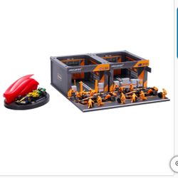 Burago MCLAREN 1:43 Formula 1 Pit Lane Set - Garages  Pit Crew  3x F1 Cars MCL38 NEW